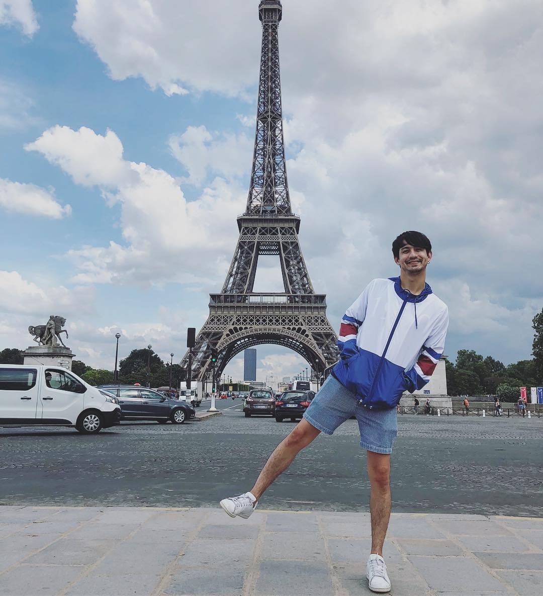 Name: Leo SaussayBirthday: January 15, 1990Instagram:  https://www.instagram.com/leo_saussay/&nbsp;