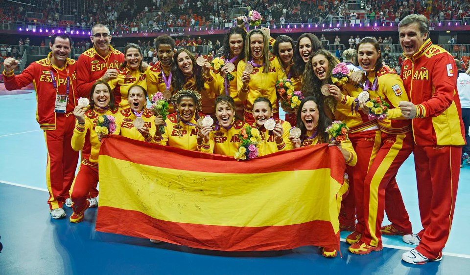 ⭐️ ¡Hoy se cumplen 8 años de la gran conquista olímpica de las #Guerreras, aquella inolvidable medalla de bronce en Londres 2012 al superar a Corea del Sur 🇰🇷 tras dos prórrogas! #Balonmano