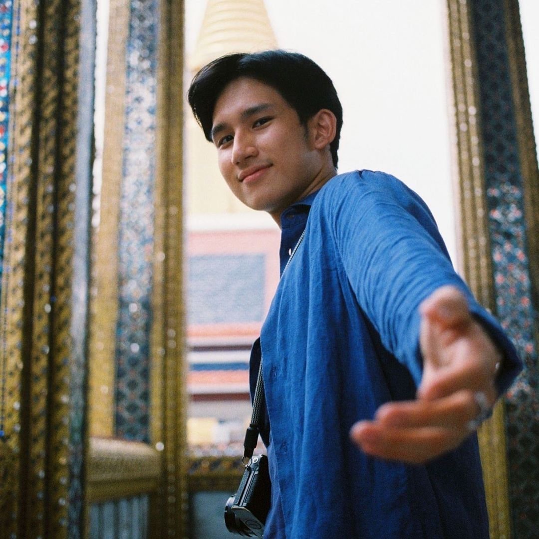 Name: Pluem PongpisalBirthday: July 19, 1997Twitter:  @PluemPong Instagram:  https://www.instagram.com/pluempong/&nbsp;