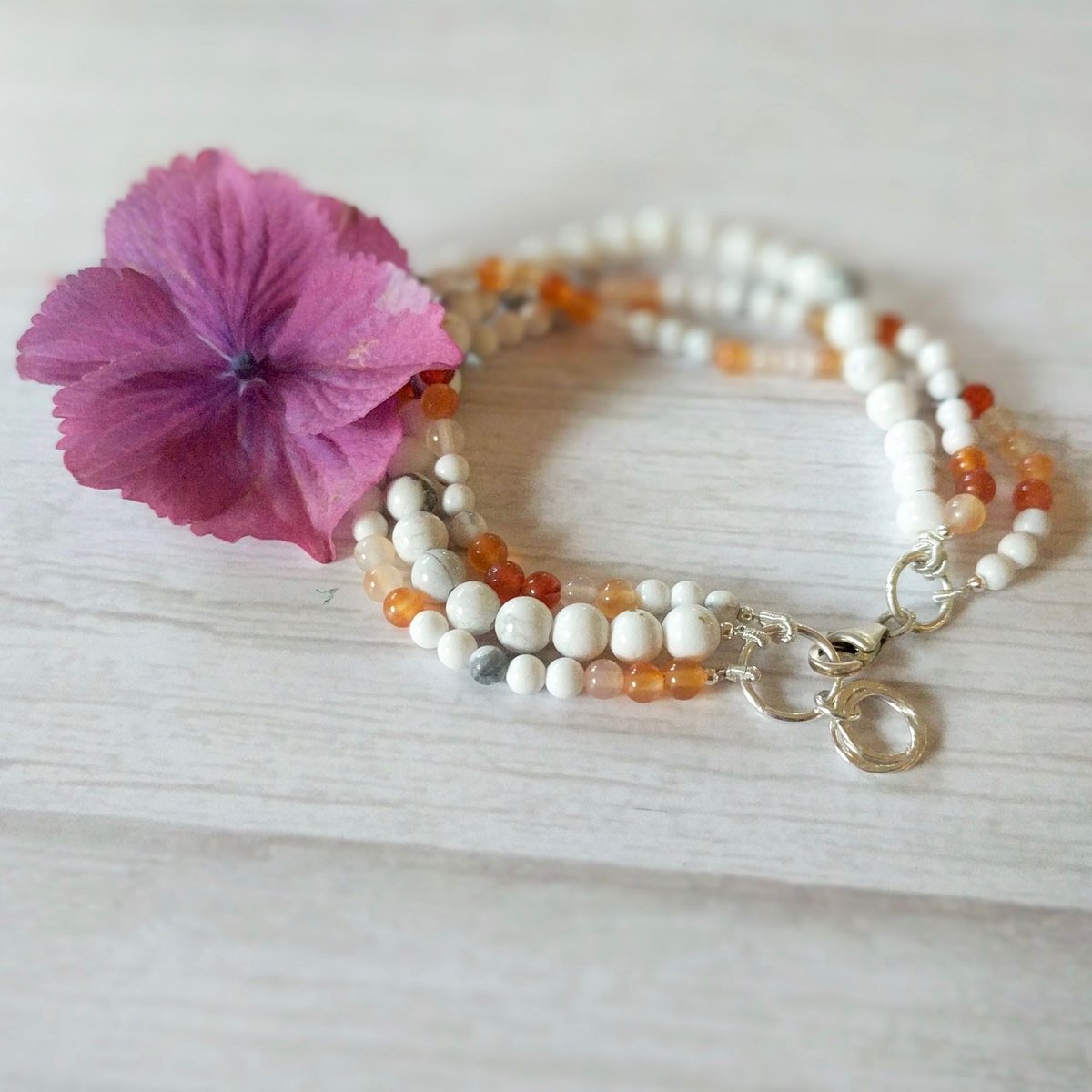 thistledownwish's tweet photo. I have handmade this bracelet using howlite and carnelian gemstones which have such a gorgeous range of colours.
https://t.co/L3mYS4Oqv2
#gemstonebracelet #multistrandbracelet #handmadebracelet #gemstonejewellery #multistrandbracelet #britcraft #tbch #folksy https://t.co/yMlnnPr18c