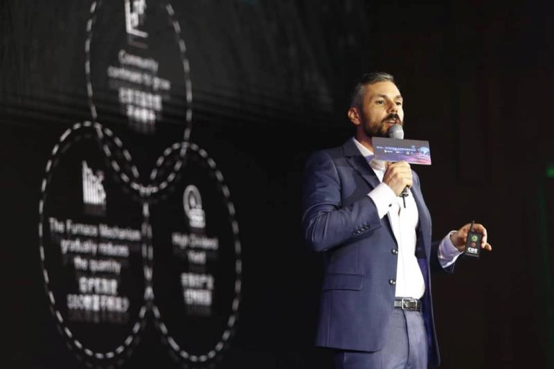 AthenaRepublic's tweet photo. Our CMO Pablo Gómez: In my career, the injustice of modern business have been bothering me. We paid $200 to buy a pair of shoes, but the workers and delivery staff could only get a few cents. This is exploitation. To change this, we have the ATHENA project. https://t.co/i6hNCaBjdS