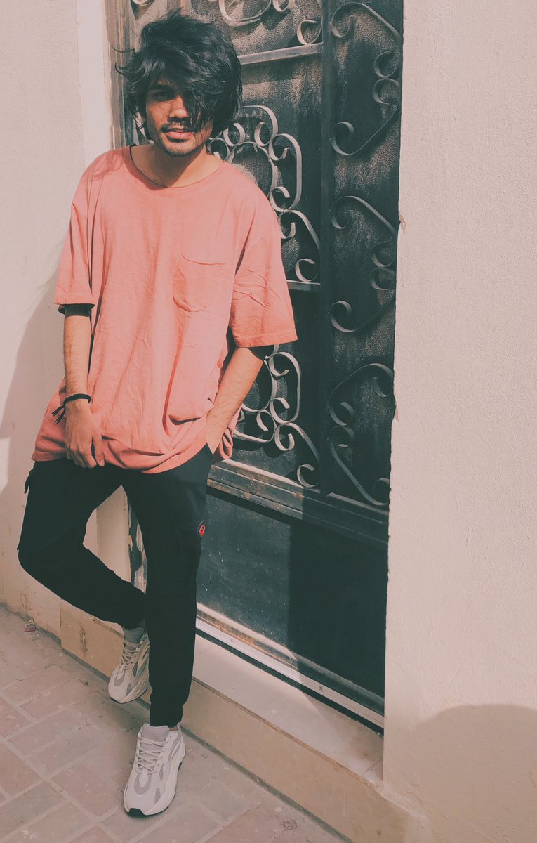 STdanzz's tweet photo. badboy #stdanzz #doha #fgy #Trending #twitter_off #followme #srilnaka https://t.co/vUqAP2pQdH