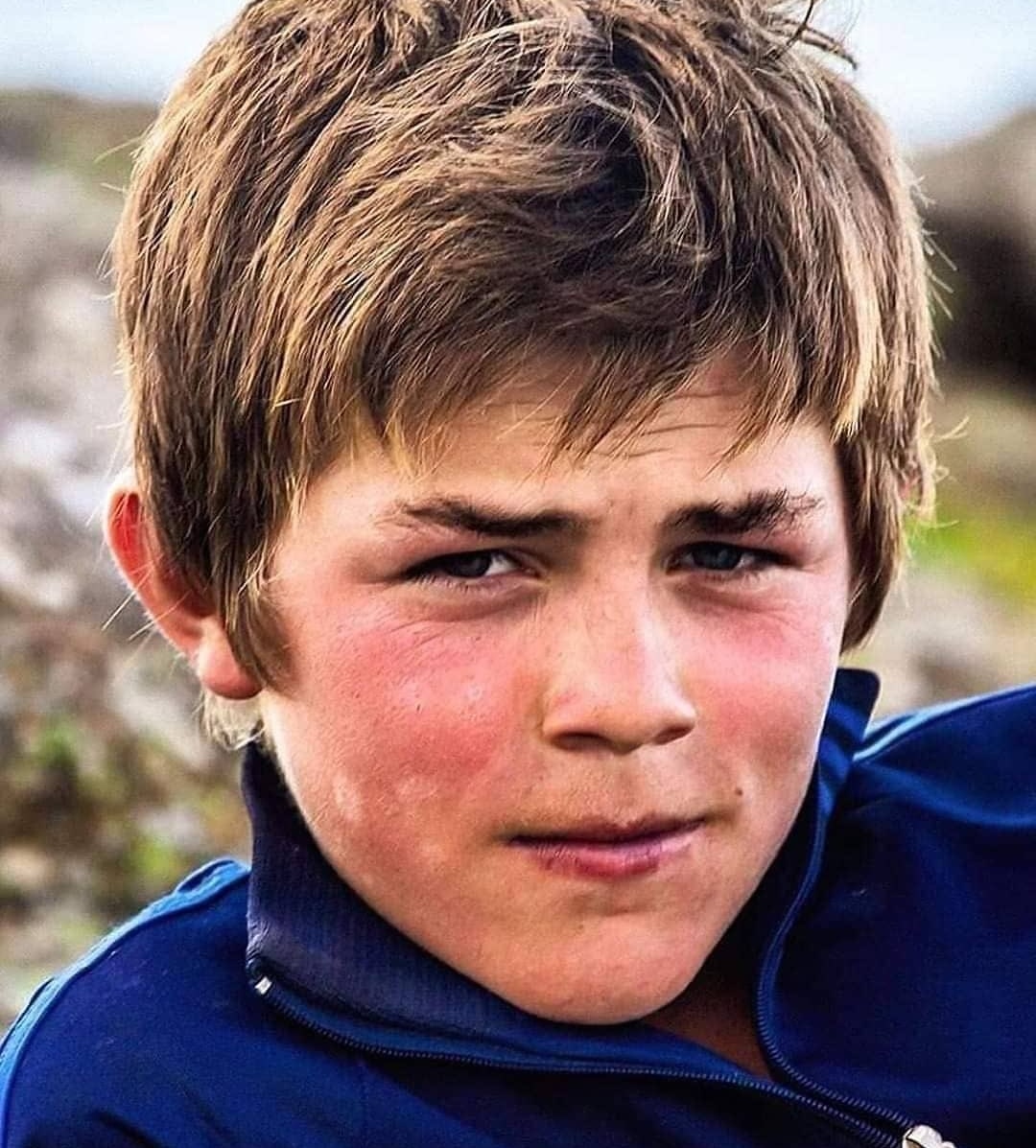 sozmatix's tweet photo. Şehit Eren Bülbül'e siper olurken 41 kurşun yiyerek şehadet şerbetini içen Ferhat Gedik...

Unutur ve unutturursak kalbimiz kurusun! #iyikivarsınEren #FerhatGedik https://t.co/qBsG1oLONw
