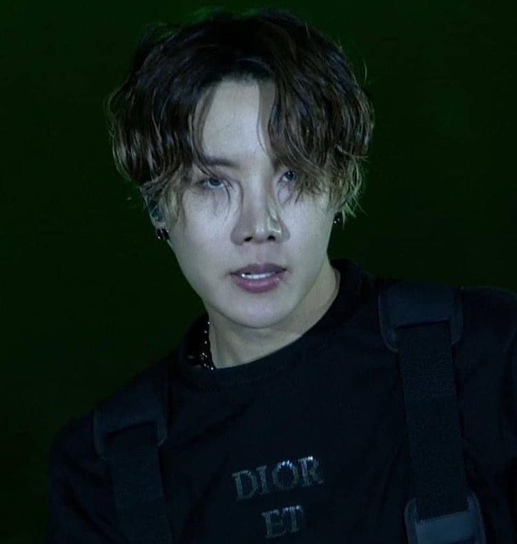 HOPEPlCS's tweet photo. #JHOPE #제이홉 #정호석 #hoseok
@BTS_twt https://t.co/kSVWKsTja6