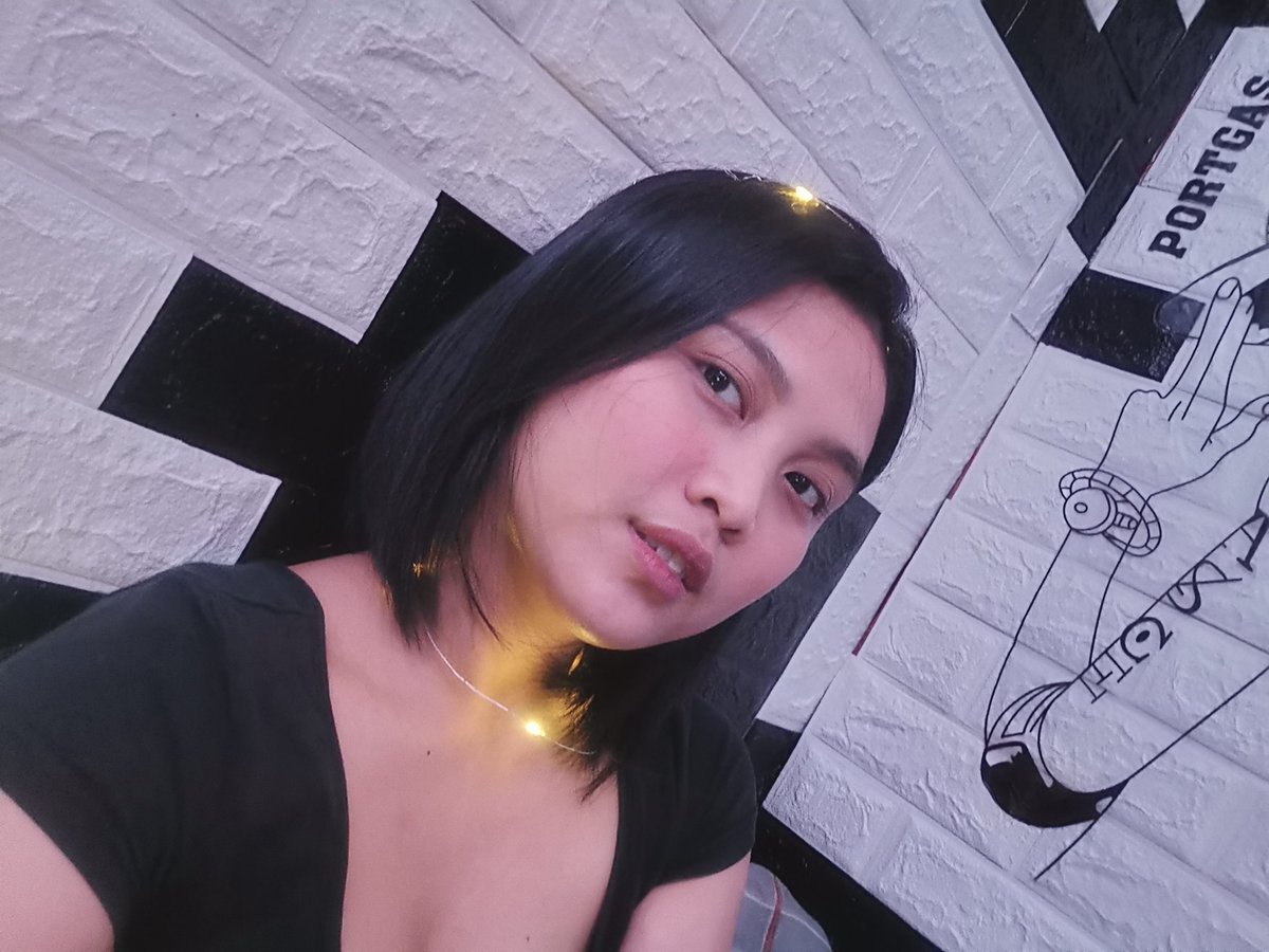 MarielEnoc's tweet photo. Feeling blue at 22 🤷‍♀️ https://t.co/R9JhOJHlCN