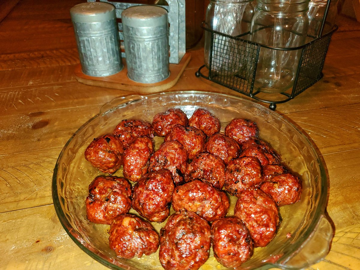WoodSmokin's tweet photo. Roasted Garlic and Herbs Sausage Smoked for 1.25 hrs @ 225°
#AzStyle #WoodSmokinBBQ https://t.co/AP1tqBsKtq