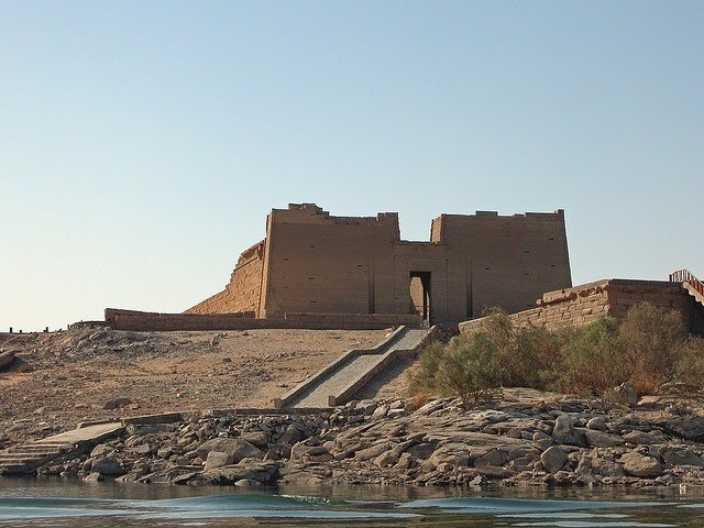 a_egipto's tweet photo. #Kalabsha construido a principios de la época romana, año 30 aC, en honor a Mandulis, un dios del Sol nubio. En la actualidad, está considerado el mas grande de la arquitectura nubia egipcia. Se encuentra en una pequeña isla en medio Lago Nasser,a 16km de Aswan.
#DescubreEgipto https://t.co/KKVVg8Qqk4