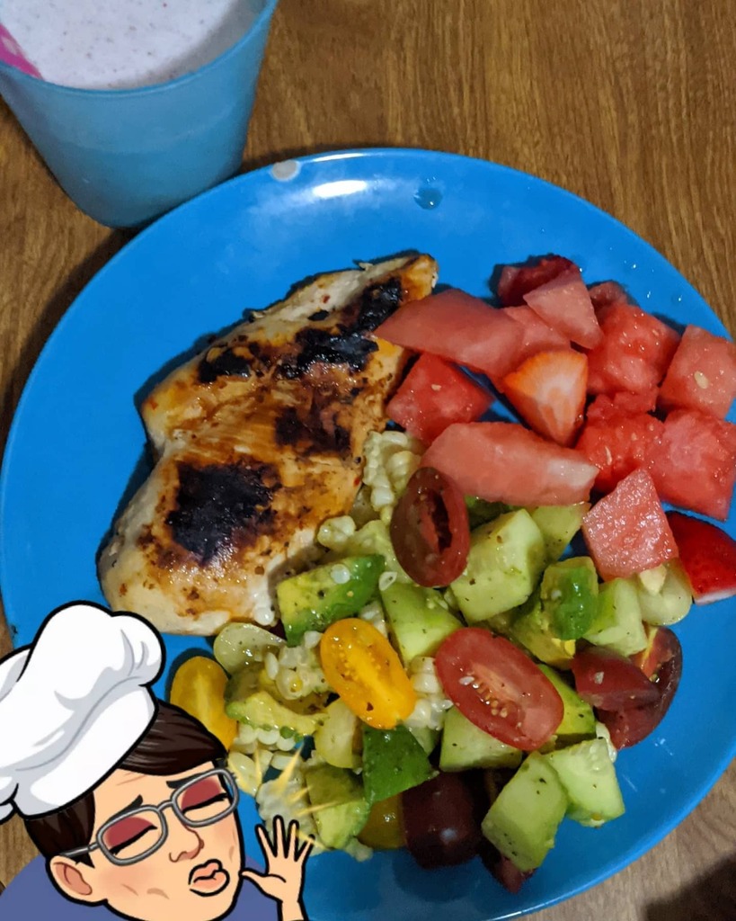 Image_G's tweet image. Yummy homemade milkshakes, a red salad, avacado salad, grilled chick 😋 instagr.am/p/CDu99ifHV4sD…