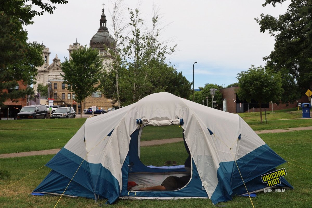 As the Mpls Parks Board attempts to enforce their new "temporary encampment permit" rules, many residents of outdoor communities are dealing with uncertainty of where they will be able to find safe shelter. https://unicornriot.ninja/2020/authorities-visit-loring-park-tent-encampment-bring-eviction-scare/Pics from Loring Park Sanctuary (August 10).