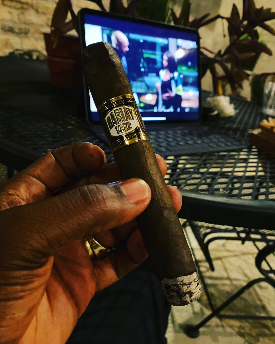 BaronGlassHour's tweet photo. @Bariay1492cigar https://t.co/Jyl6LJ9ySC
