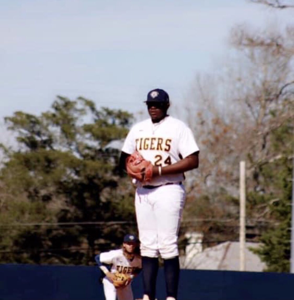 AndrewTigersBSB's tweet photo. Tough day for the tiger family and even tougher days ahead. Our prayers are in full force for Omari Hunter’s family as such sad and tragic news. Our guy touched so many lives and no way to replace duke. Duke is throwing curveballs in heaven now and smiling down on us. Love always https://t.co/7m5OPTcfXD