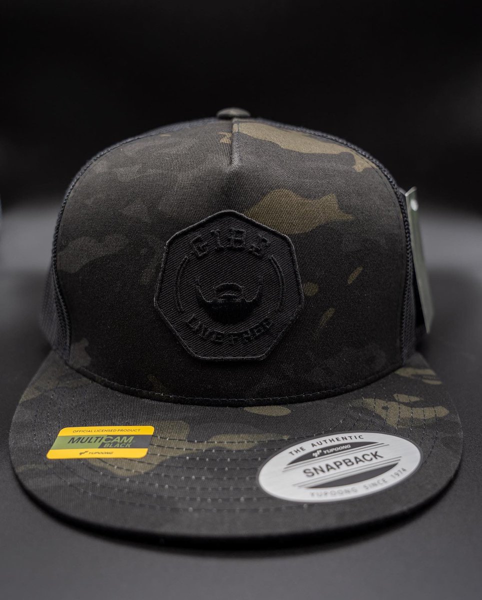GIBSGrooming's tweet photo. New GIBS LiveFree Hats Now Available!💀
•Midnight Black Camo Trucker w/Blacked out GIBS Live Free Logo
•Black 7 Panel Trucker w/Red GIBS Live Free Logo
#LiveFreeLookGood #beard #beardcare #beardoil #barber https://t.co/hFNS00GWSl