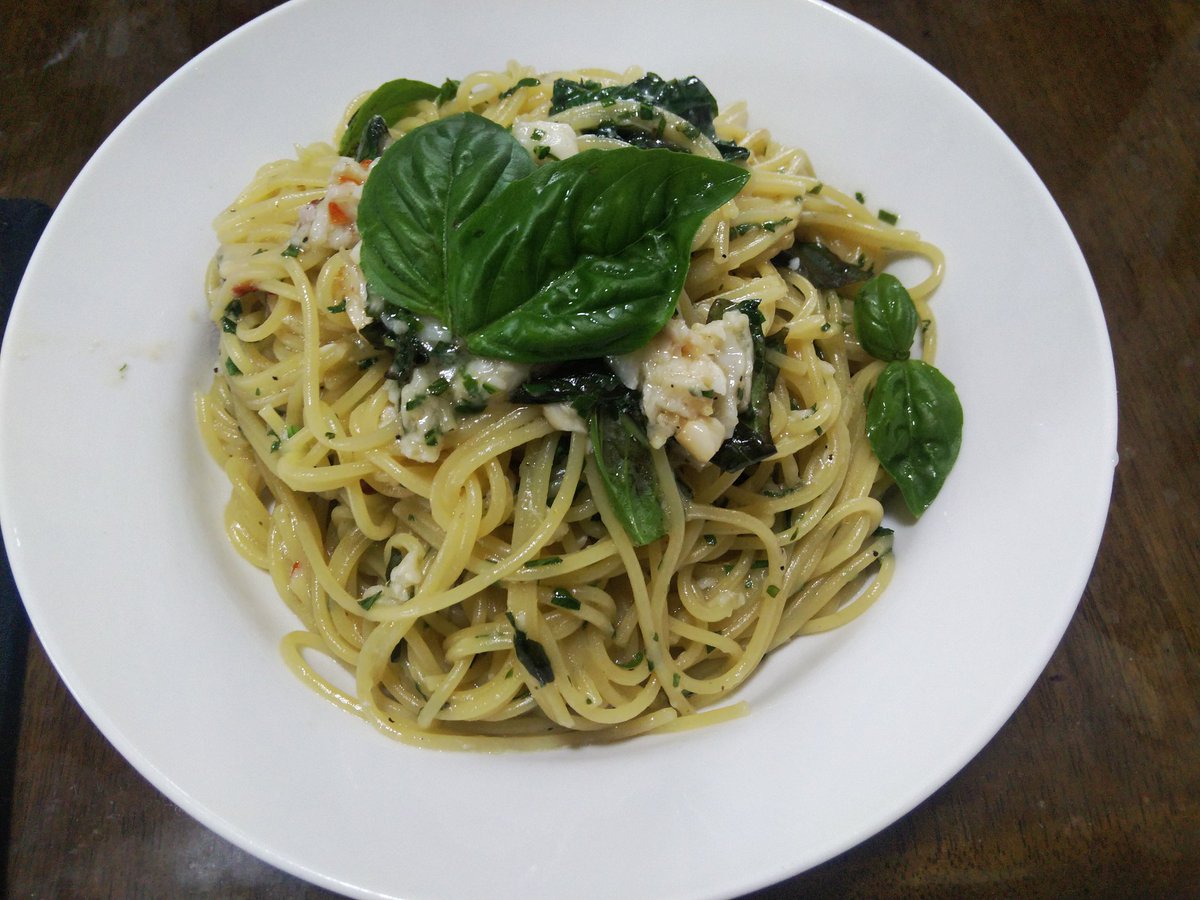 バジルは包丁で切ってはいけない