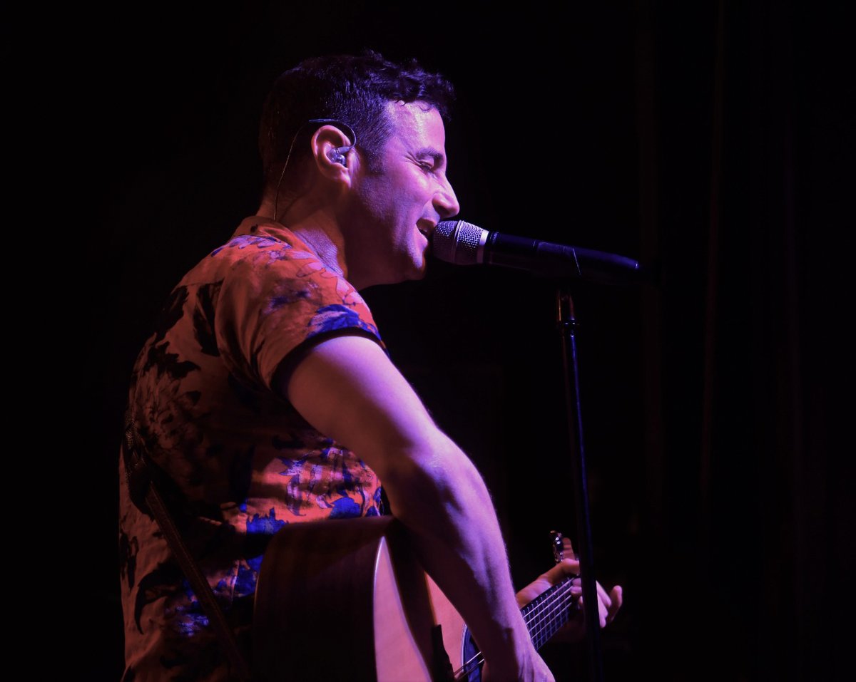 MonedaDura's tweet photo. ♫ Será que no te fuiste cuando estabas a tiempo, será que te dejaste llevar por ese tonto amor que siento... ♪ ❤️😎 @nassirylugo 📷 @lysimonte
#MonedaDura #NassiryLugo #AlgunasEnemigas #CaminosInfinitos #MonedaDuraFans #FansMD #QuoteMD #MusicaCubana #Poprock #Cuba https://t.co/6xb3zir1tA