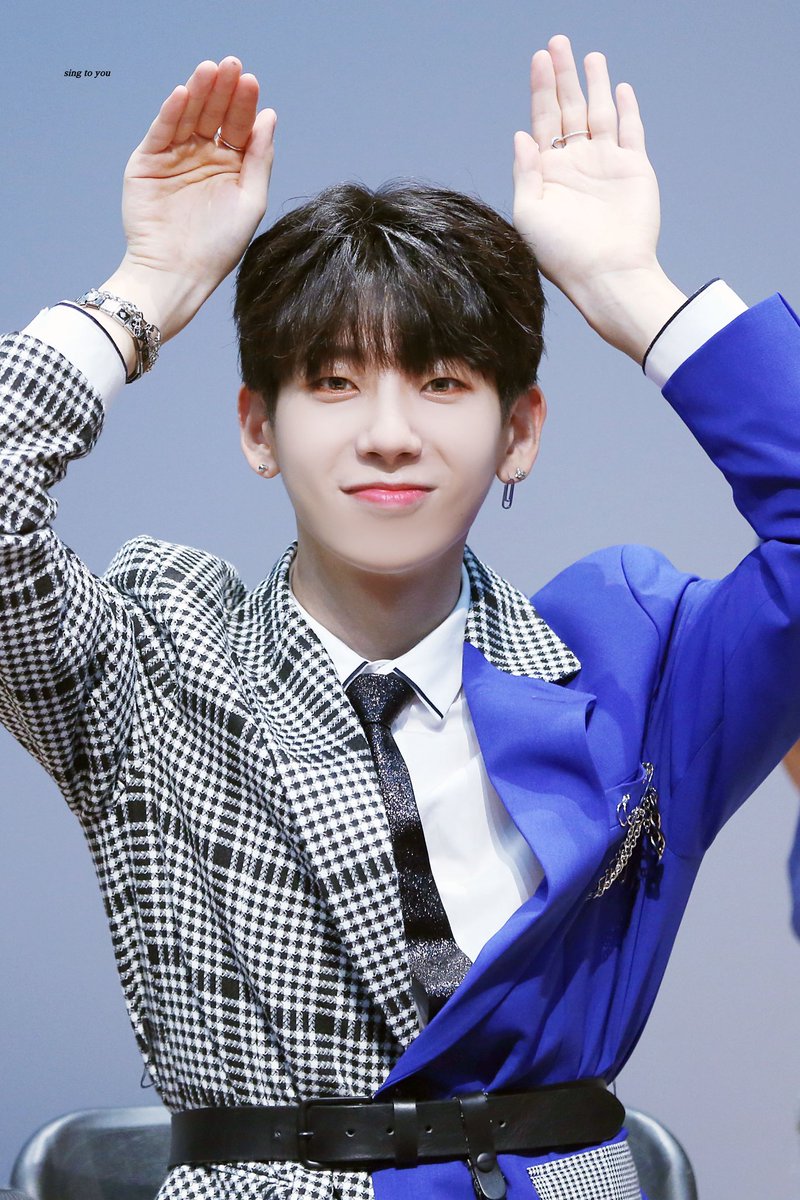 190811 에스플렉스 팬싸인회

1년전  오늘의 토끼🐰

#디원스 #D1CE #정유준 #유준 #준나니 <a href="/officialD1CE/">디원스 D1CE</a>