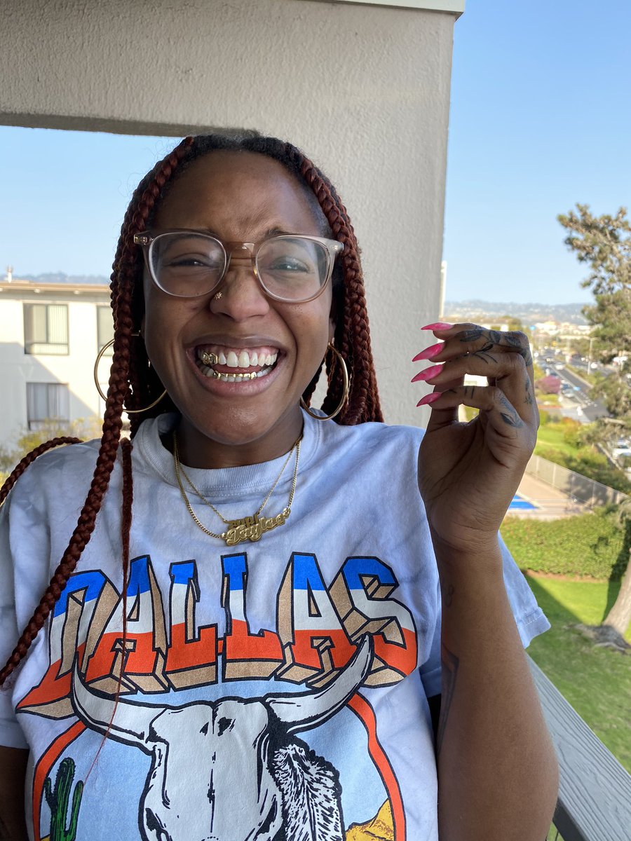 taylorcrumpton's tweet photo. I’M JUST A GIRL FROM DALLAS TEXAS WHO GOT A BOOK DEAL TO WRITE ABOUT HIP-HOP IN DIRTY DIRTY DALLAS. https://t.co/gy5oRfxu8r