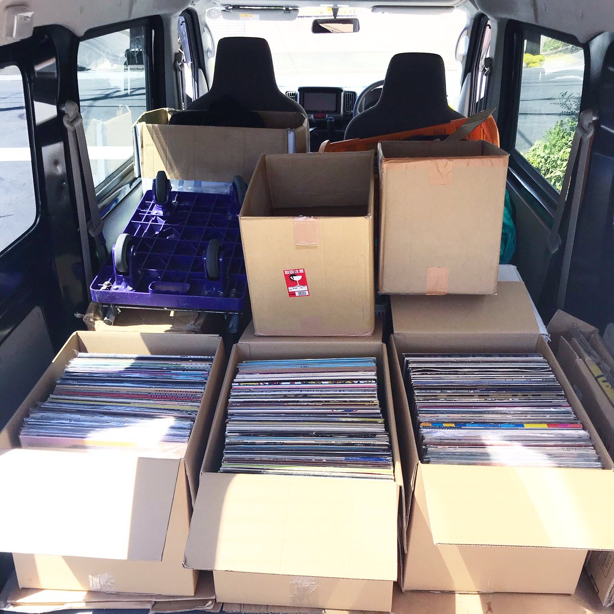 TurntableTokyo's tweet photo. #deal
#300Records #shipping #headingto #somewhere #overseas #internatinal #vinylrecords #recordshop #recordstore #tokyo #turntabletokyo #recordadventure #hustlin #recorddealer https://t.co/3Q1D15A5wf