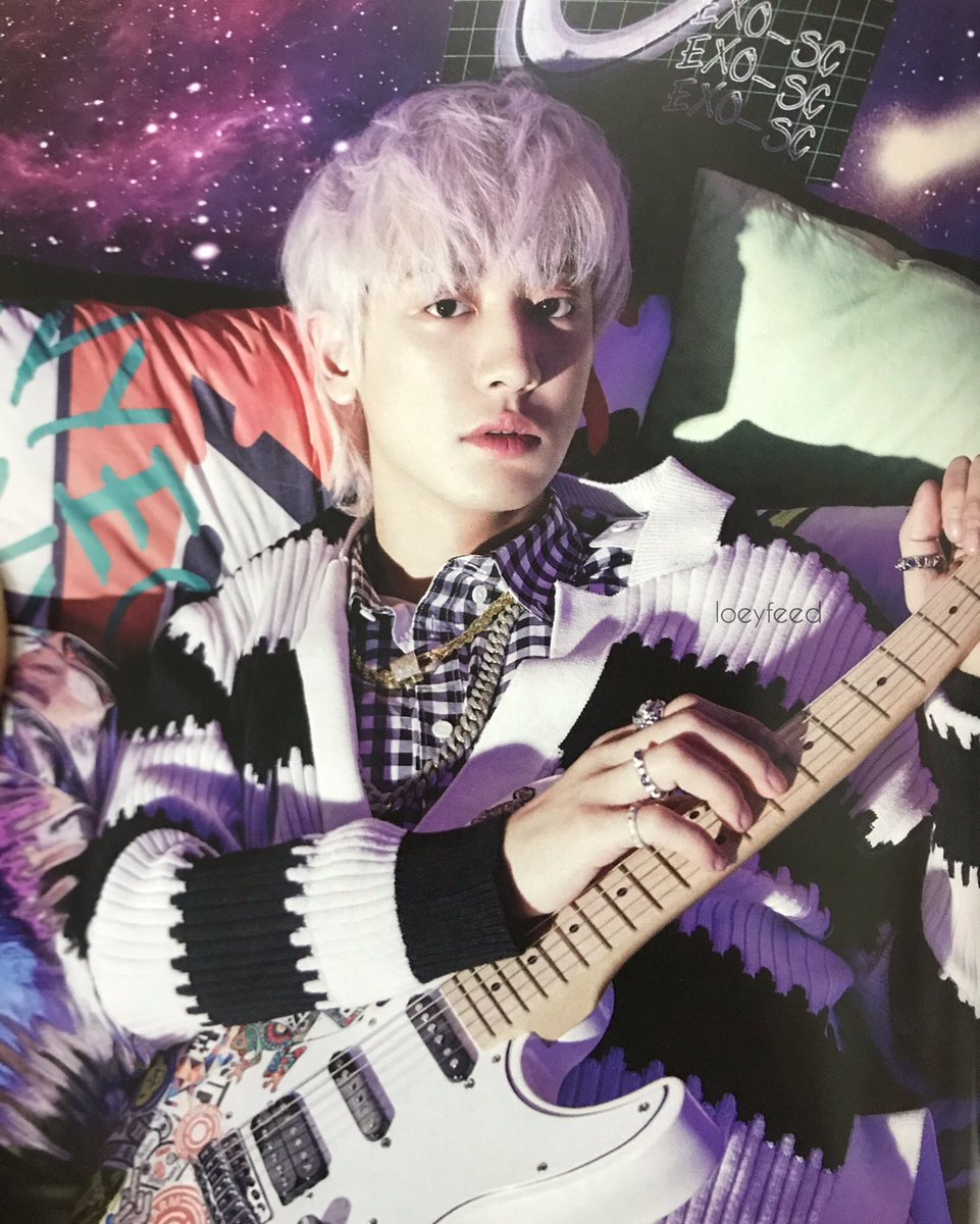 loeyfeed's tweet photo. look how beautiful chanyeol is #찬열 https://t.co/5JtHLOBwy2
