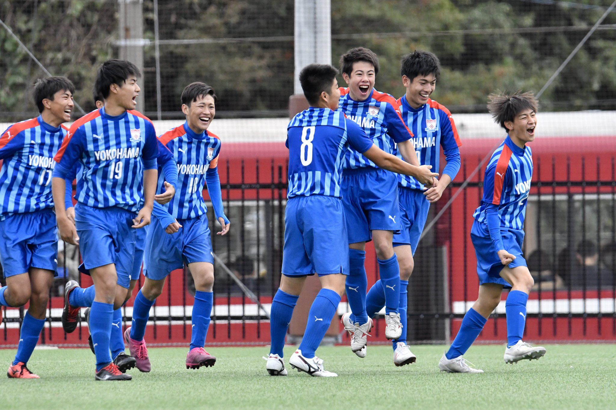 横浜高校 サッカー部 公式 備考 服装はサッカーができる服装であれば問題ありませが チームのユニフォームを推奨します 当日 急遽参加も大歓迎です 昨年は練習会に参加した子が多く入学しています 中には推薦入学した生徒もいます