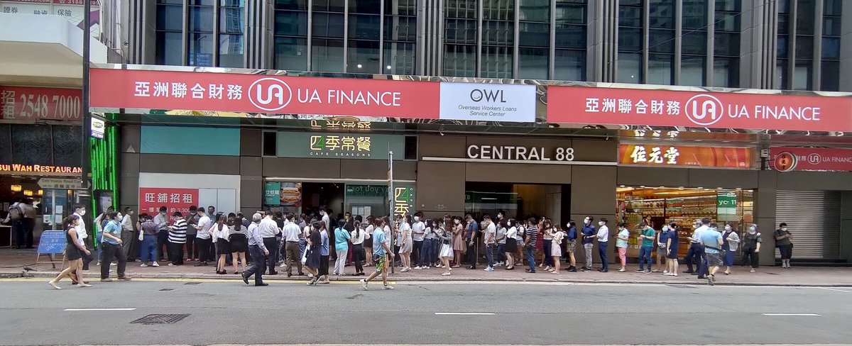 frances_sit's tweet photo. #HongKong ppl aren't just supporting @appledaily_hk by buying its papers. Long lines have also formed outside the Central restaurant owned by Jimmy Lai's son. #NationalSecurityLaw https://t.co/jBYF0ahjw1