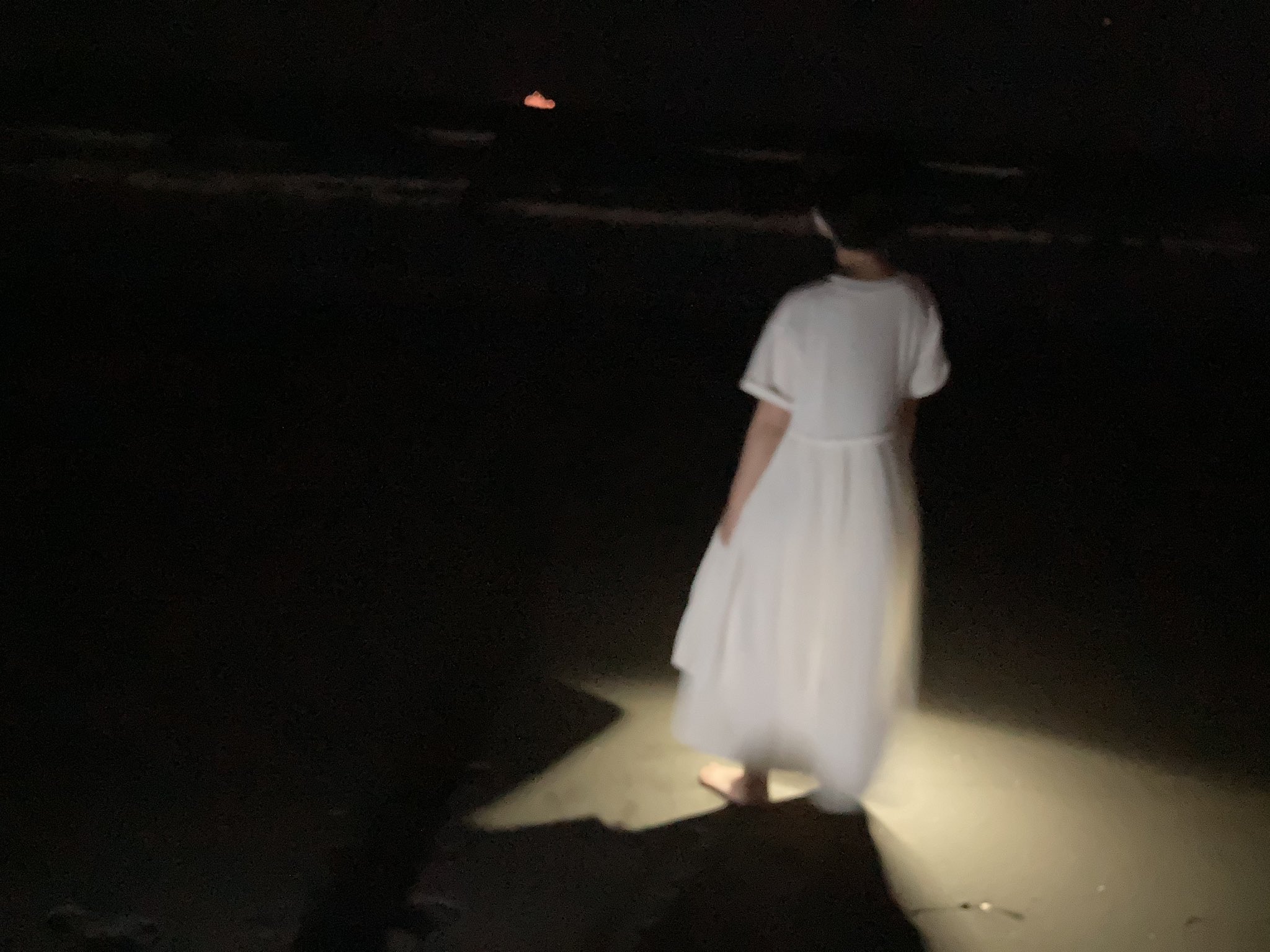 アナログ饅頭 海でワンピース着てるのエモいよね はづき T Co Ymw676htpe Twitter