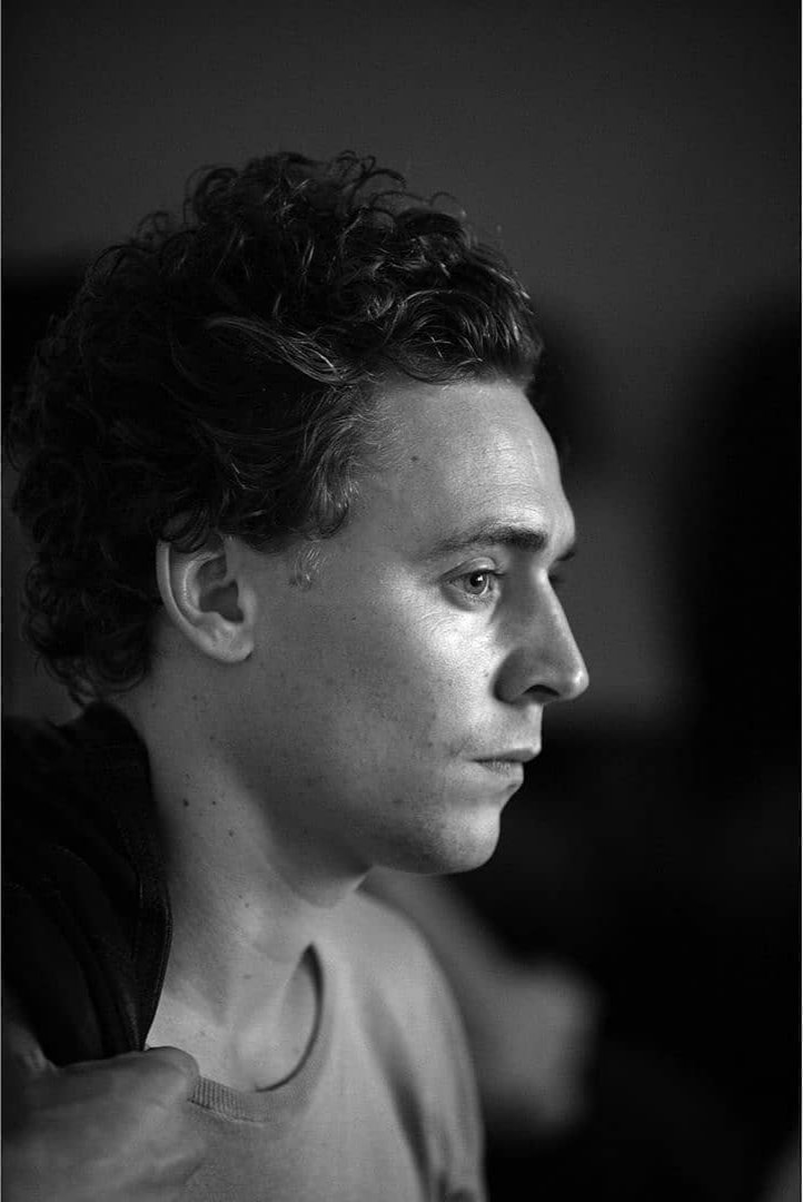 ps_hiddles's tweet image. from marcsbrenner One of my first shoots for #donmarwarehouse #othello donmarwarehouse directed by #michaelgrandage designed by christopheroram with #TomHiddleston