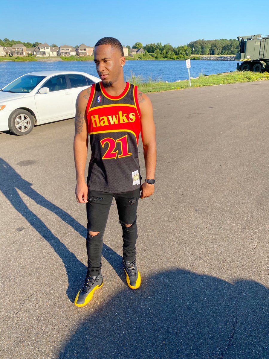 almightycoby1's tweet photo. Only thing I know to do is shit on y'all when I'm pissed off. 💛🦅 https://t.co/wg4yg2ebDz