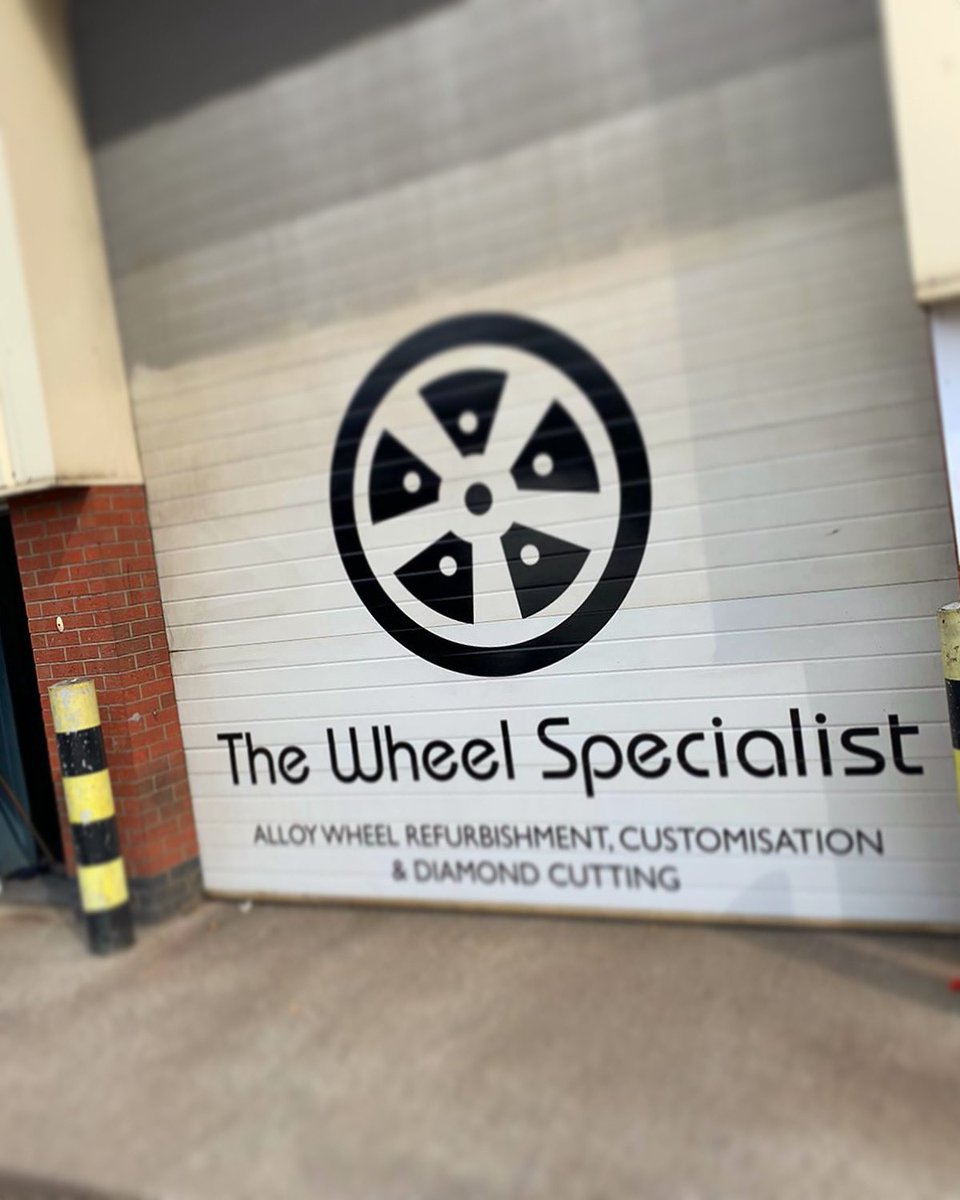@thewheelspecialist_newcastle meet the sign specialist!!!
Supersized vinyl graphics fitted direct to their shutter.
#signs #signage #graphics #vinyl #graphics #alloywheelrepair #teamellis #creatinganimage #ellissigns