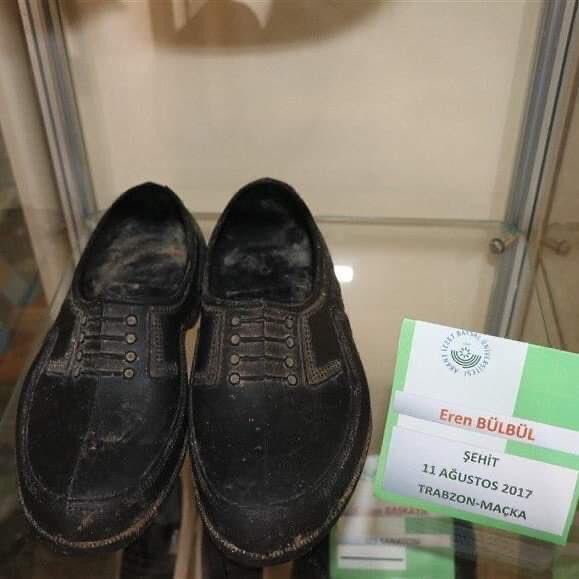 Aklımızda ve gönlümüzde o temiz yüzü, geride bıraktıklarında bu toprağın izi hep kalacak.

#iyikivarsınEren.