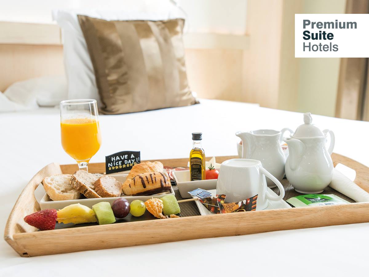PSHotels's tweet photo. ¡En #PSHotels sabemos que cada detalle cuenta! Si te damos a elegir, cómo prefieres empezar el día: ¿con un desayuno completo en la cama o activando todos tus sentidos bajo una ducha XXL 💙? 
+ Info: https://t.co/m6QMpmfU8q https://t.co/qCermUMv6i