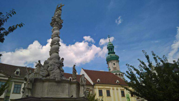 VineyardKapolna's tweet photo. #HungaryGuide to five Hungarian cities to visit – Budapest is not the only city in Hungary worth visiting
➡️ #Budapest #Pécs #Debrecen #Siofok #Sopron #Hungary #citiesHUN #cities #daytripsHUN #daytrips
https://t.co/HuzlbTZiHK https://t.co/lBfFMssX7F