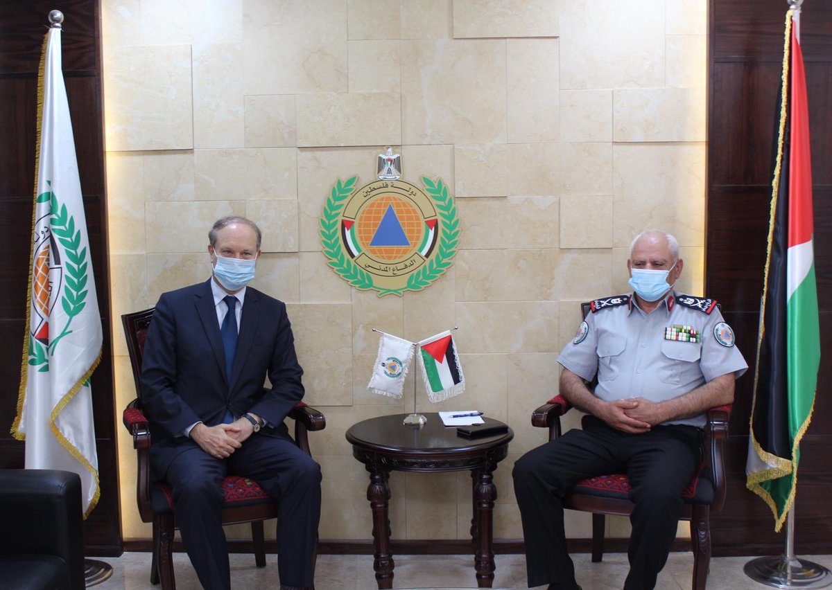 قام القنصل العامّ، السيّد رينيه تروكاز، اليوم بتسليم الدفاع المدنيّ الفلسطينيّ معدّات لمكافحة جائحة كوفيد-19، بفضل تمويل مقدّم من قسم التعاون والدفاع الأمنيّ.
@troccazrene @CoopSecuDefense https://t.co/6y7kalvhS5
