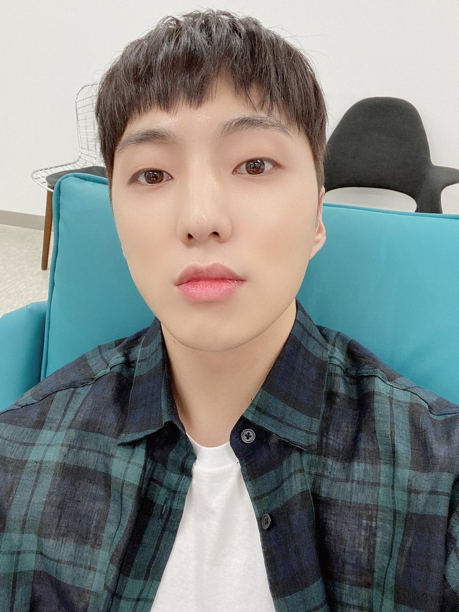 official_yoon_'s tweet photo. 힘 냅시다! 저도 힘 낼게요💪🏻 https://t.co/IUW2tE2WVk