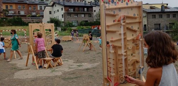 EscenaFamiliar's tweet photo. La iniciativa "Cultura en Família - de Ponent als Pirineus" ha resultat un èxit de convocatòria, i en la primera setmana ja s'hi van inscriure fins a 70 pobles, exhaurint gairebé les places. Us ho expliquem! 👉 https://t.co/svzmbegb8F 👈 #LaCulturaEsSegura #LaCulturaTambéCura https://t.co/9Chk2d0Ucn