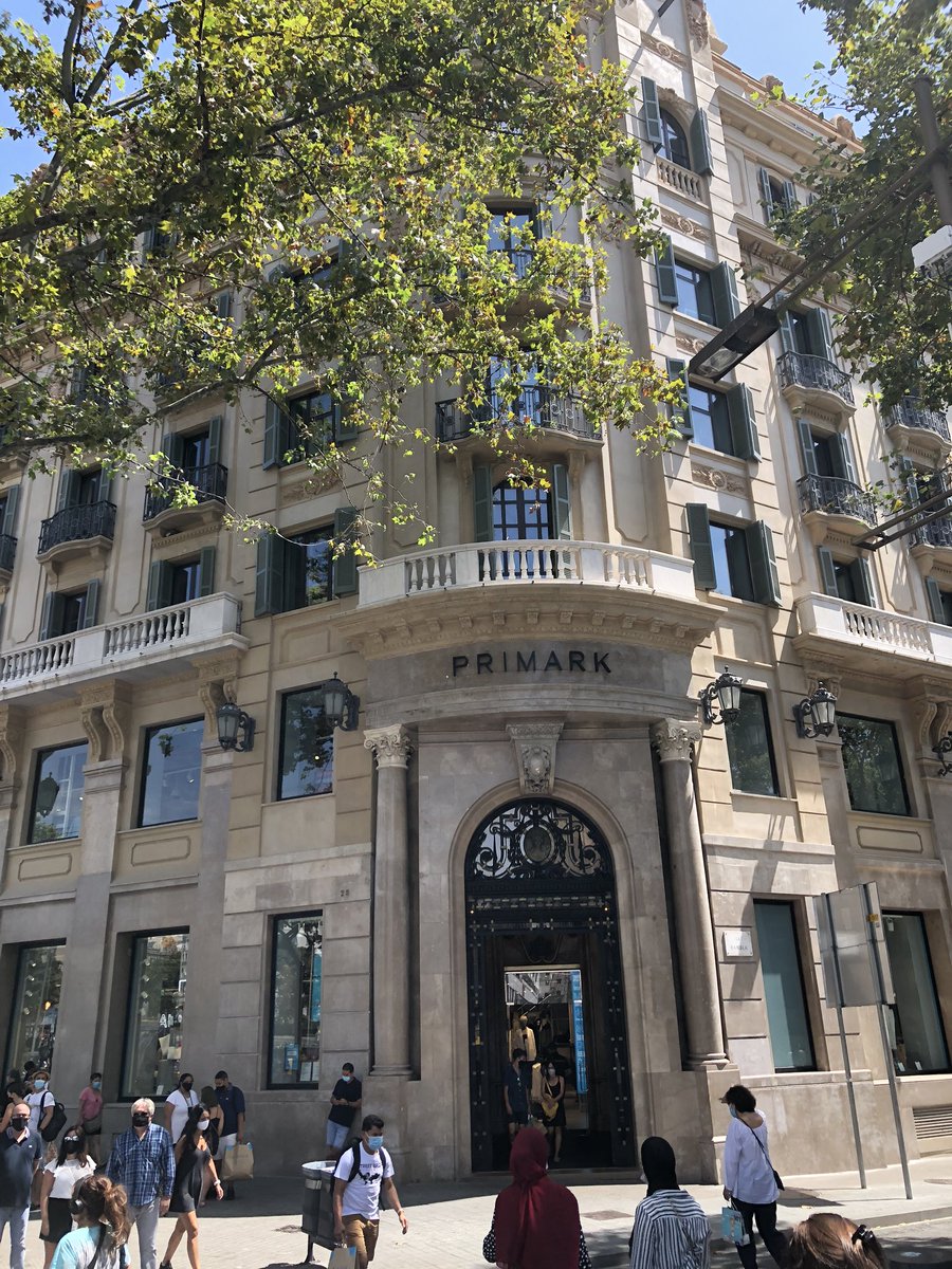 ebenitezga's tweet photo. Hoy toca ir de compras... recordad usuarios de @primark Plaza de Catalunya, que los lavabos están en el McDonalds de enfrente. ¡Gracias @mcdonalds_es !! #primark #plazacatalunya #barcelona #barcelonacity #tiendas #compras #mcdonalds #medidascovid19 #cosasraras #ironiasdelavida https://t.co/uCXZ1oIw5K
