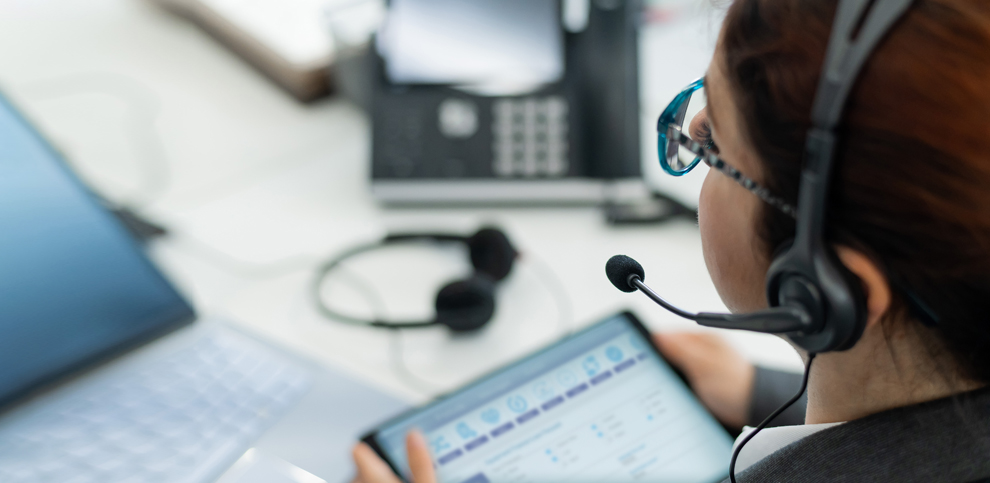 blue_prism's tweet photo. A call center #DigitalWorkforce creates a robust self-service infrastructure to help with customer service and enables options like mobile apps, websites, and chat bots. https://t.co/IhP7z6SCG1 #IntelligentAutomation https://t.co/W7VSoeKbWn