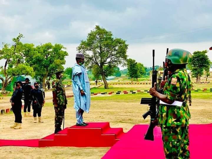 Najeeb Alzamfary (@alzamfarynajeeb) on Twitter photo TSARO.
Maidaraja Gwamnan Jahar Zamfara Hon (Dr) Bello Matawallen Maradun tare da takwaran sa na jihar Sokoto Rt Hon Aminu Waziri Tambuwal Sun ziyarci Sabon Sassanin Sojoji da aka kafa a Faskari ta jahar katsina (special army super camp 4 )<a href="/Bellomatawalle1/">Dr. Bello Matawalle</a> <a href="/AishaMatawalle/">Aisha Bello Matawalle</a> TSARO.
Maidaraja Gwamnan Jahar Zamfara Hon (Dr) Bello Matawallen Maradun tare da takwaran sa na jihar Sokoto Rt Hon Aminu Waziri Tambuwal Sun ziyarci Sabon Sassanin Sojoji da aka kafa a Faskari ta jahar katsina (special army super camp 4 )<a href="/Bellomatawalle1/">Dr. Bello Matawalle</a> <a href="/AishaMatawalle/">Aisha Bello Matawalle</a>
