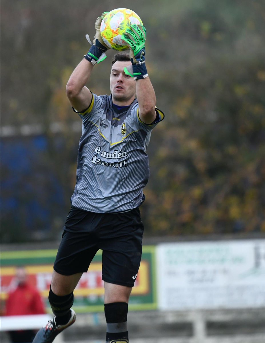 laeradelbronce tweet media