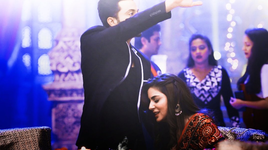 baleineq's tweet photo. Preeta's overprotective Karan. (2)

#PreeRan #kundalibhagya https://t.co/MkKoP1SNOH
