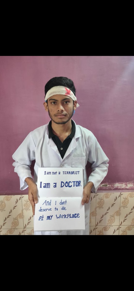 ShuvamM09763071's tweet photo. We don't wish to be humiliated in return of our service.we wish to be free from terror.We wish to do duty with maximal efficiency.

 @spbalangir @CollectorBgr @cmoodisha @governorodisha
@HFWOdisha

#medicosstandunited #doctorslifematters #stopviolenceagainstdoctors https://t.co/tlzO6tScWX