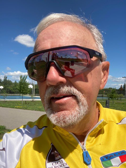 SpinnewynOptic's tweet photo. Our client enjoying his Rx cycling sunglasses! His high Rx and wanting them to be progressive posed a challenge but we found a Bollé that worked. 
Happy riding! #sportsunglasses#spinnewynopticians https://t.co/xmGnmFyqVv