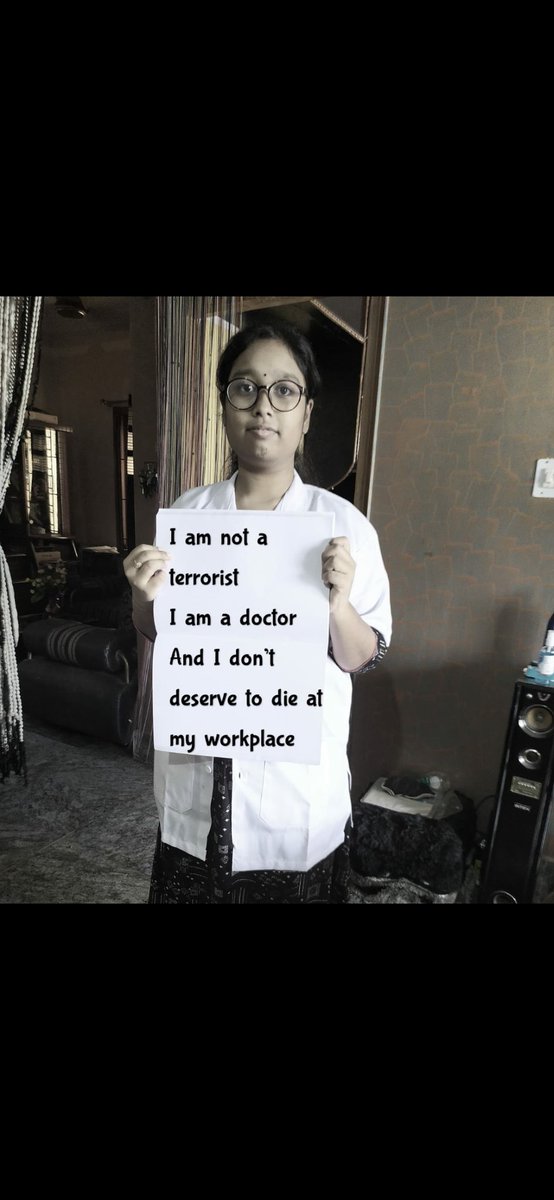 ShuvamM09763071's tweet photo. We don't wish to be humiliated in return of our service.we wish to be free from terror.We wish to do duty with maximal efficiency.

 @spbalangir @CollectorBgr @cmoodisha @governorodisha
@HFWOdisha

#medicosstandunited #doctorslifematters #stopviolenceagainstdoctors https://t.co/tlzO6tScWX