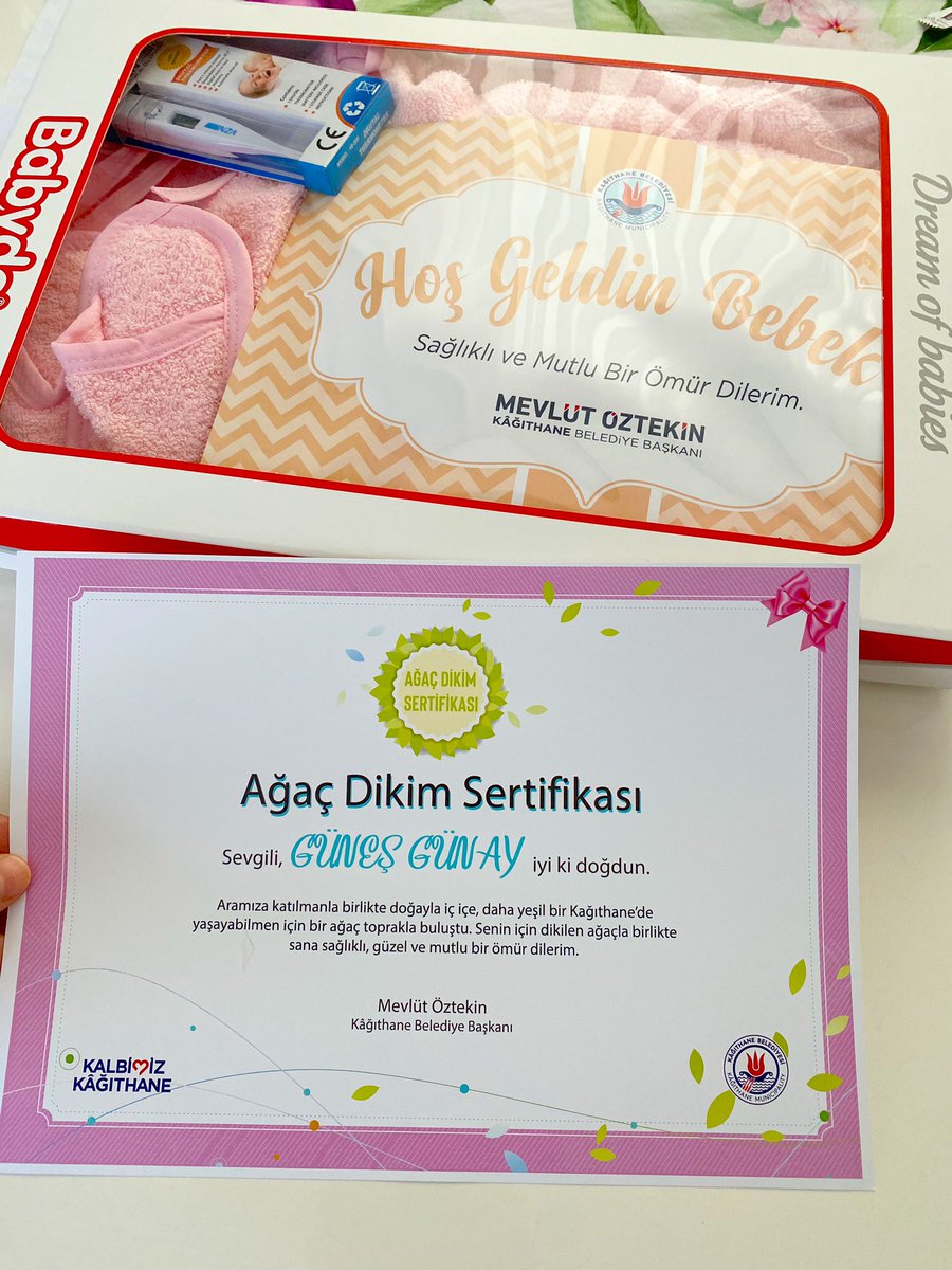 Kızımın adına ağaç dikilmiş hemde kiraz ağacı 🍒 Teşekkür ederiz başkanım nazik hediyeniz için de 🙏🏻 <a href="/MevlutOztekin/">Mevlüt Öztekin</a> <a href="/KagithaneBelTR/">Kağıthane Belediyesi</a>