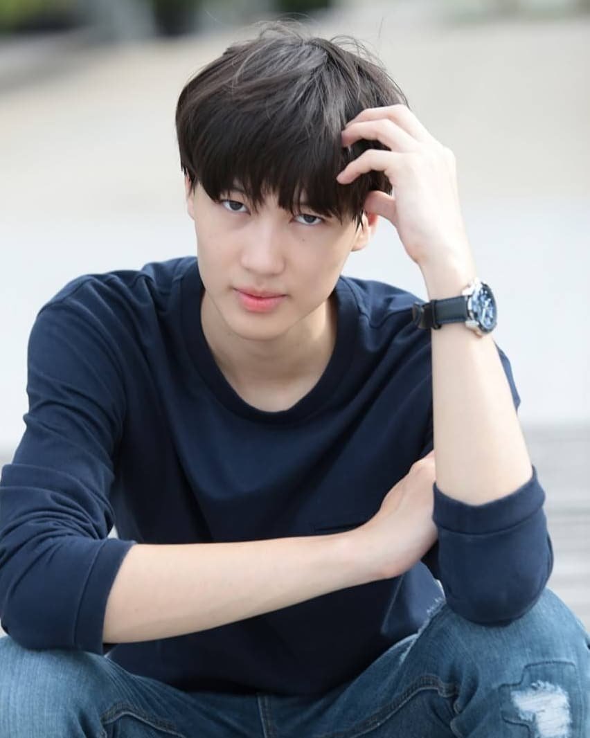 Name: Un Napat PatcharachavalitBirthday: January 6, 2003Twitter:  @napat_un Instagram:  https://www.instagram.com/napat_un/&nbsp;