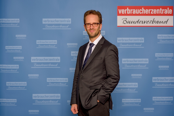 VZHB's tweet photo. „Wir stärken Verbraucher|innen, wo sie leben - in ihrem #Quartier. #Verbaucherzentrale|n informieren über ihre #Verbraucherrechte.“ so @Klaus_Mueller, Bundesvorstand @vzbv #starkimquartier . Die ganze PM hier: https://t.co/ya5RH4Pqay https://t.co/VLJe6OEoh9