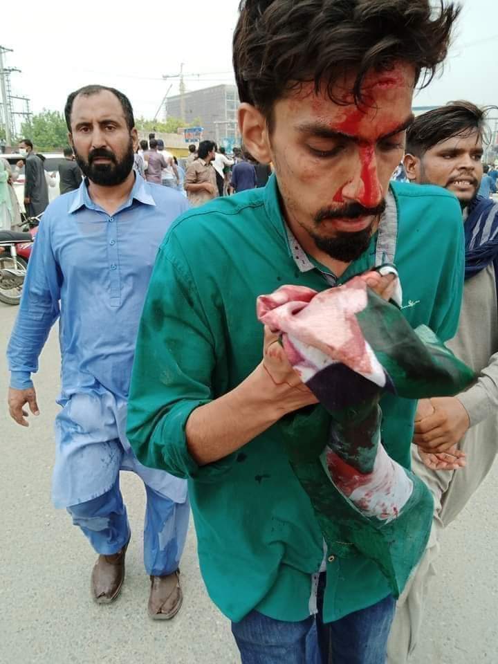 Ria__786's tweet photo. بھارتی جاسوس کلبھوشن یادو کو چائے کا کپ اور پاکستانی شہریوں پر فائرنگ تشدد
واہ ریاست مدینہ واہ
@MaryamNSharif 
@Atifrauf79 
@ZeshanMalick 
@pmln_org @Silk_Lodhi https://t.co/PcUkDqnUzh