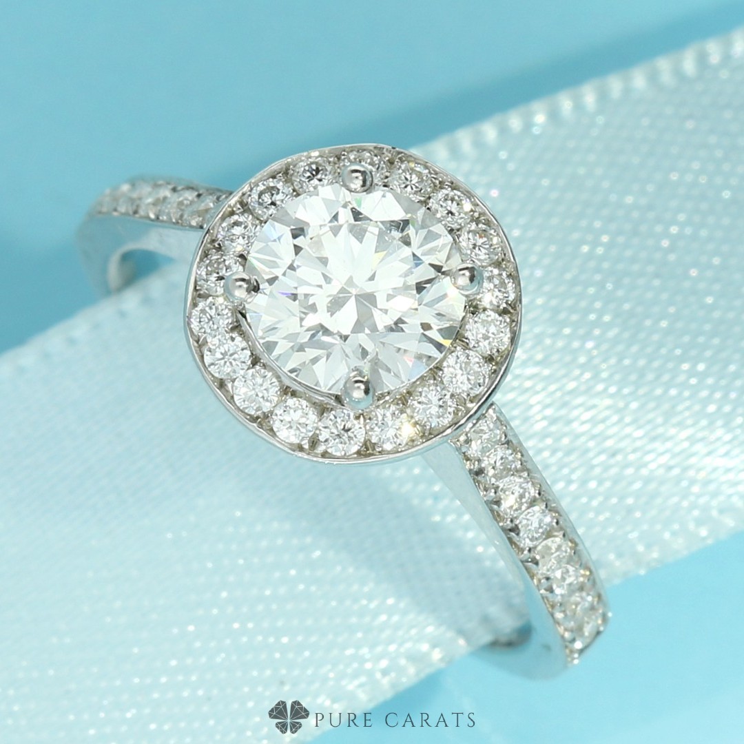 pure_carats's tweet image. This halo engagement ring is designed to accentuate the lab grown diamond of your choice, which is encircled by glistening accent lab diamonds

purecarats.com/collections/la…

#haloengagementring #labdiamond #labgrowndiamond #labcreateddiamond #manmadediamond