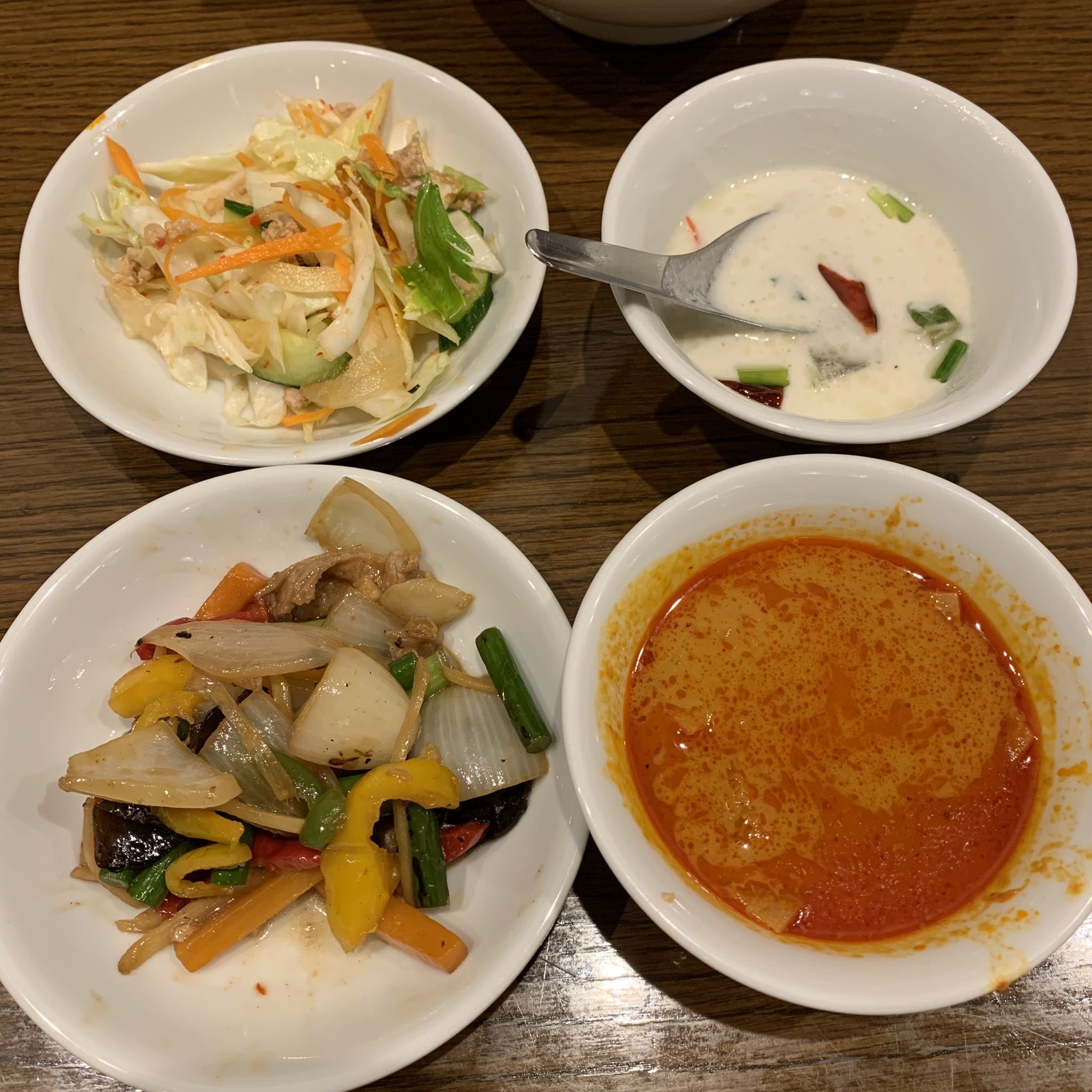 تويتر O嬢 ｵｼﾞｮｰ على تويتر みゅがるシャワー事件を見つつ遅いランチを表参道のティーヌン青山店で食べてきた 主食が少なめ といえ普通に多い に惣菜 トムカーガイ とマッサマンカレー ソムタム と豚肉の野菜炒め が食べ放題 はち切れるくらい食べた 汗流し