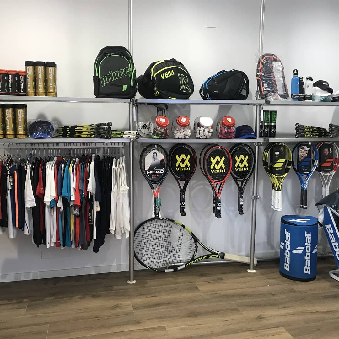 TennisSalut's tweet photo. 🥎La botiga del #ctlasalut tanca del 13 al 20 d'agost per vacances🥎 #tennis #padel https://t.co/n2bjCmTjVZ