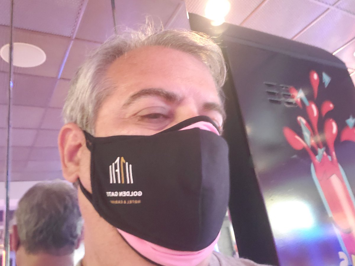 LVHelpGro's tweet photo. https://t.co/1qV2RcHIDP Me and Classic Vegas on Fremont. Covid19 ready in both Black and Pink face masks.
#BetterInPink or #BetterInBlack?
#allmasksmatter cc @VitalVegas https://t.co/uaZAo5yaDo